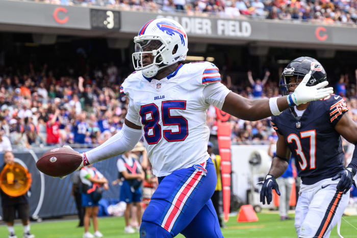 Bills tight end Quintin Morris celebrates a big play against the Chicago Bears.